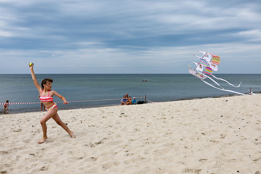 Отчего змеи летают как птицы: на Куршской косе провели фестиваль воздушных змеев (фото)