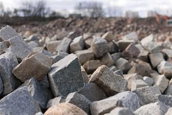 Ярошук пообещал оставить брусчатку на улице Тельмана 