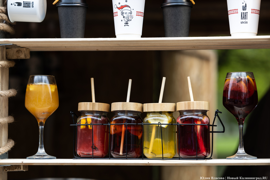 Прикидываясь Кантом: у Кафедрального собора открылась ярмарка (фото)