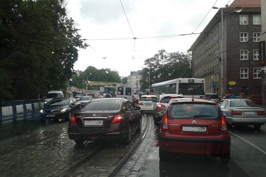«День жестянщика»: 5 аварий на одном маршруте в Калининграде