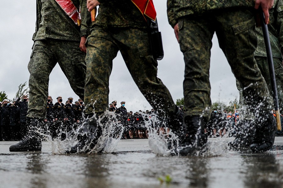 Коронавирусная репетиция: как пешие расчеты готовились к параду в Чкаловске