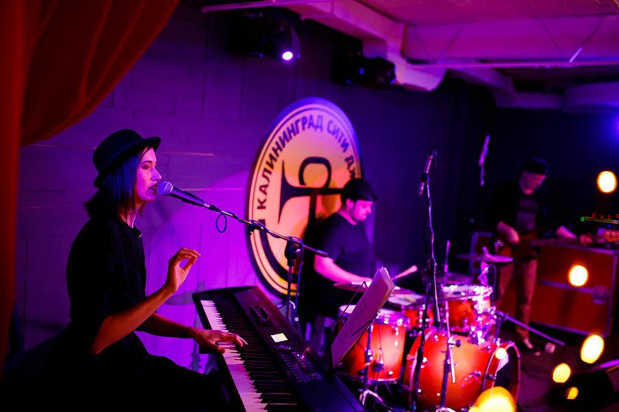 Поп-музыка для взрослых: петербурженка Nina Karlsson выступила в Калининграде