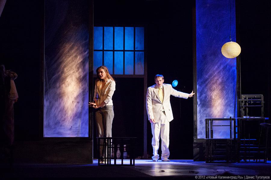 «Трамвай „Желание“ останавливается здесь»: фоторепортаж со спектакля