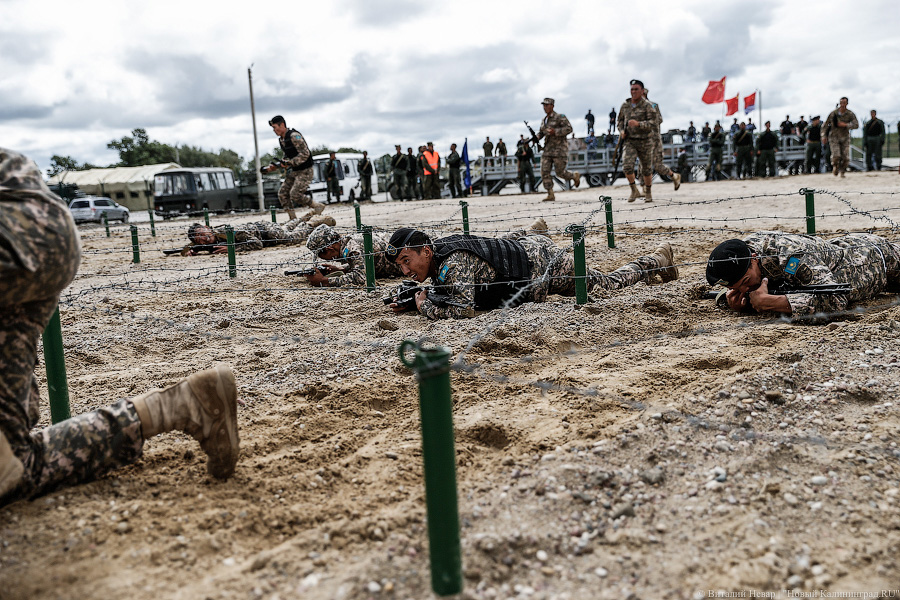 Чей морпех круче всех: фоторепортаж с конкурса «Полоса препятствий»