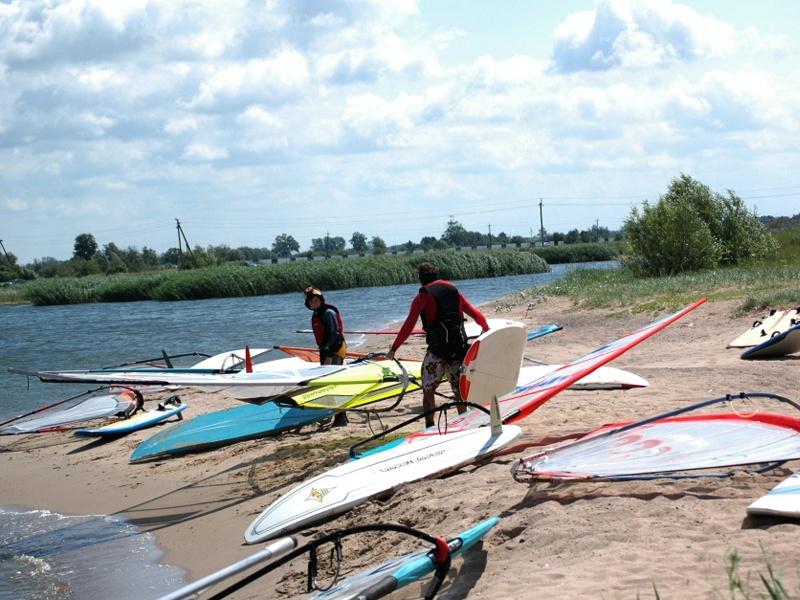 «Космические паруса»: фоторепортаж с соревнований по виндсерфингу