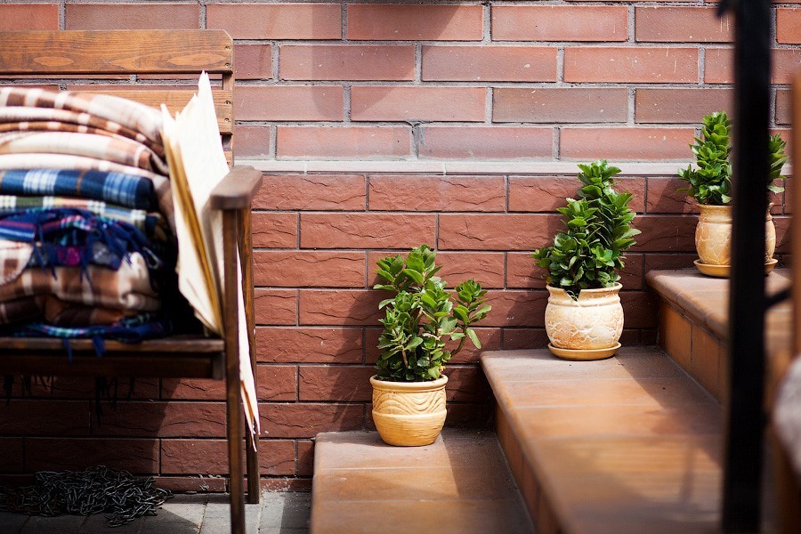 В Литве начали открывать магазины в ТЦ и уличные кафе