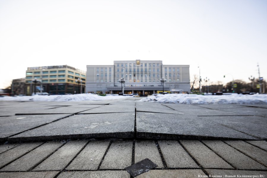 Горвласти о состоянии площади Победы: после 20 лет эксплуатации нужна реконструкция (фото)