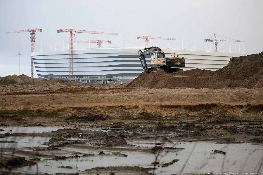 И Остров плывет: что происходит в «сезон дождей» у нового стадиона