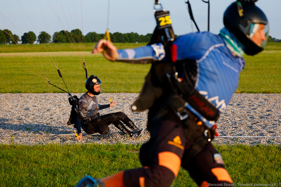 Люди как птицы: под Калининградом прошел этап Кубка России по купольному пилотированию (фото)