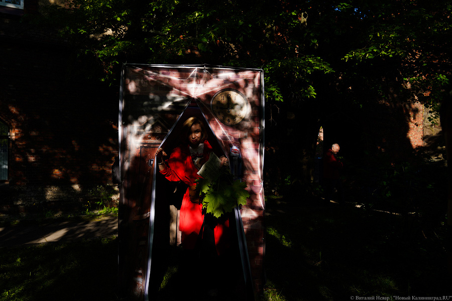 Повороты истории и улиц: как устроен спектакль-прогулка по району «Кронпринца» (фото)