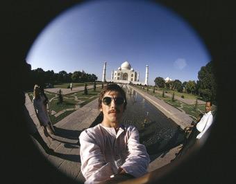 Ситар играл