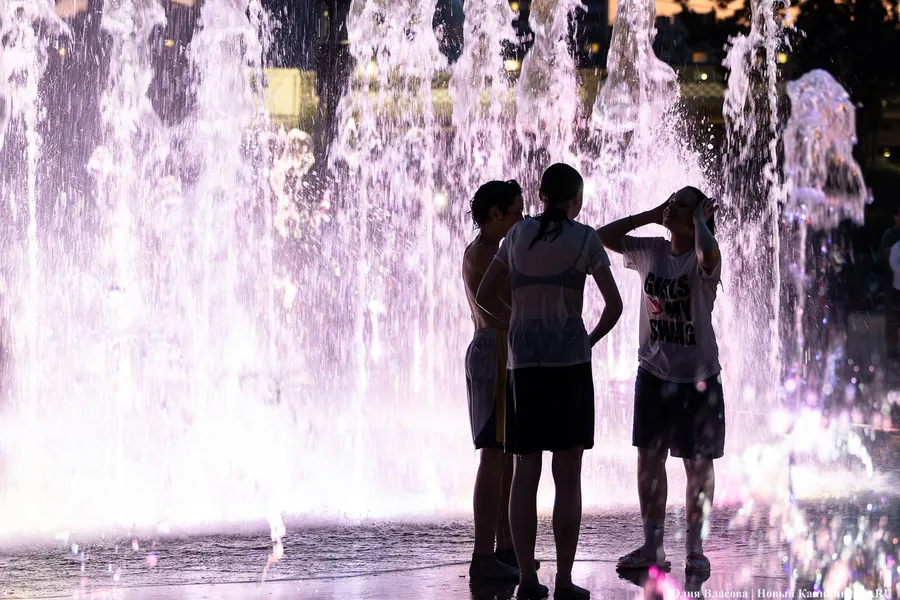 Калининградцев намерены оповещать о вреде купания в фонтанах через мегафоны