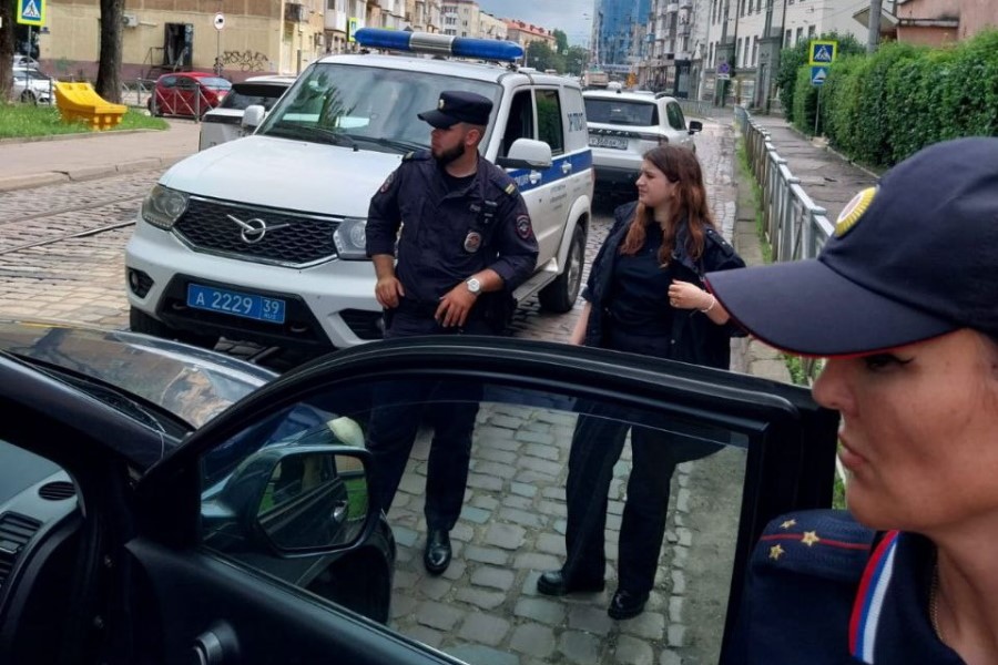 Удар по зубам в центре Калининграда: как депутатам показали избитого пенсионера (фото)