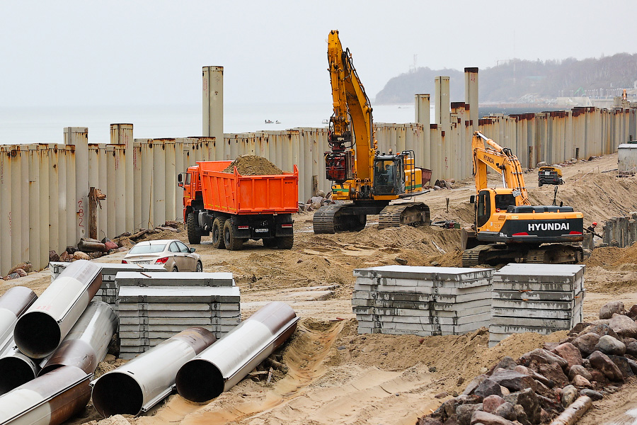 Вода, сваи, буны: что происходит в Светлогорске, где реконструируют старый променад (фото)