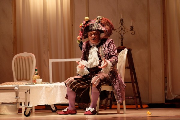 В драмтеатре стряхнули пыль с Мольера