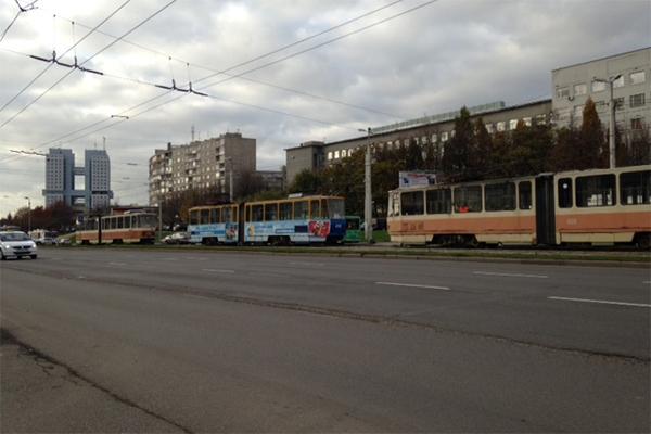 В Калининграде на Московском проспекте загорелся трамвай (фото)