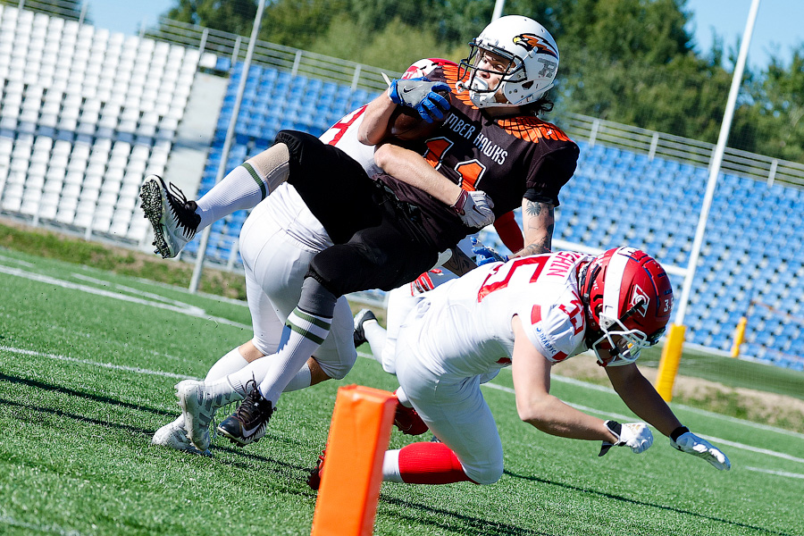 Пролёт «Ястребов»: как в Калининграде сыграли в американский футбол (фото)