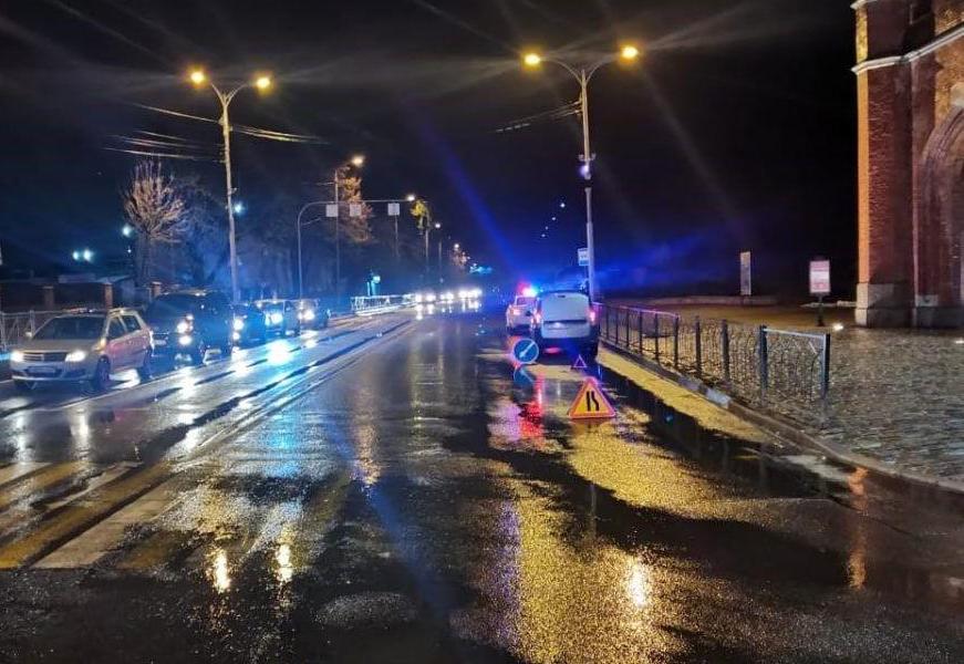На Фрунзе «Лада» сбила женщину на пешеходном переходе (фото)