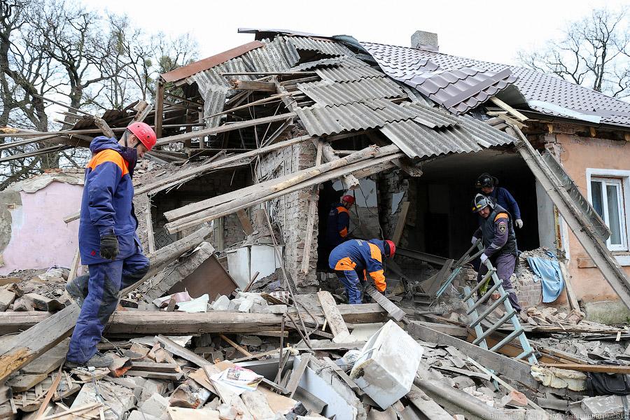 Остались руины: в Ладушкине произошел мощный взрыв в жилом доме (фото)
