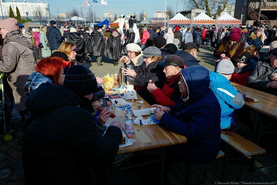 Тот же праздник, только в профиль: День длинной колбасы прошёл на новом месте