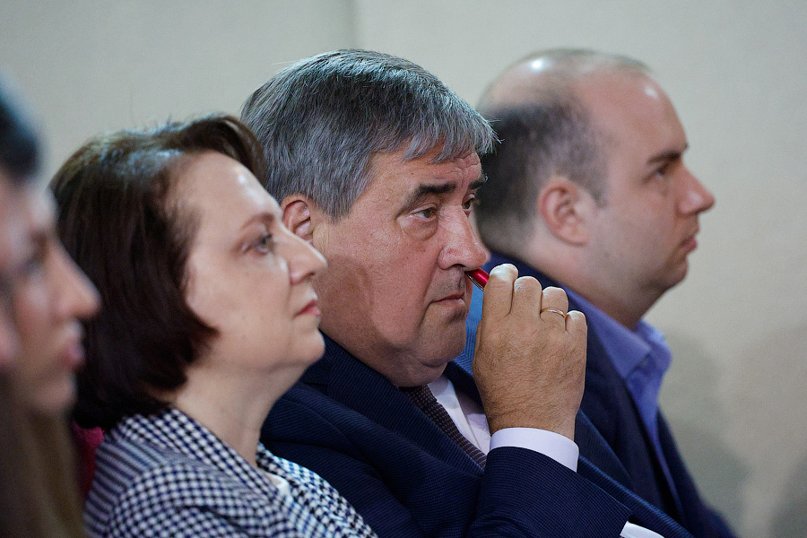 «Гранд-концерт» для солистов с оркестром: как отчитывались главы Калининграда (фото)