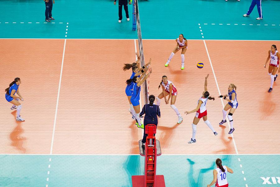 Под рёв трибун: волейболистки сборной России одержали победу над командой Италии