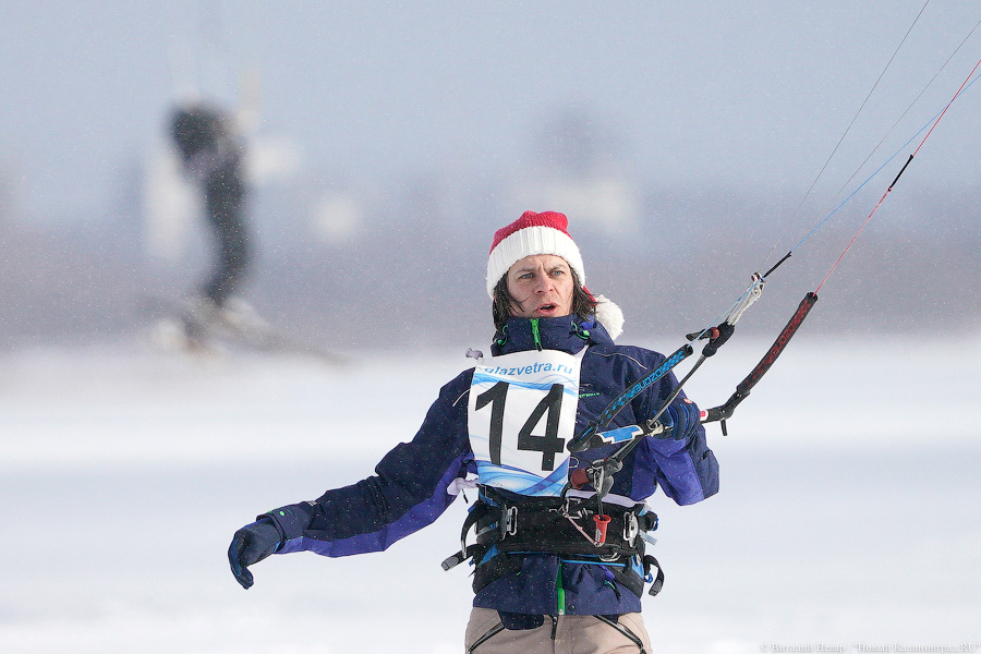 Сноукайтеры вышли на Калининградский залив. Посмотрите, как это красиво