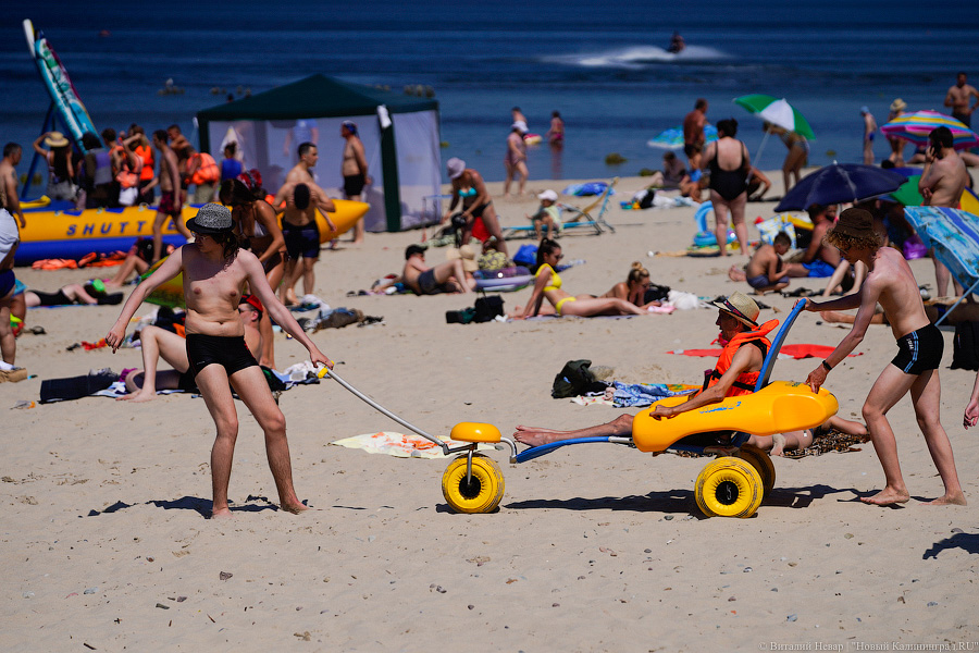 Тесные контакты: пляжи области в жаркие выходные были забиты туристами (фото)