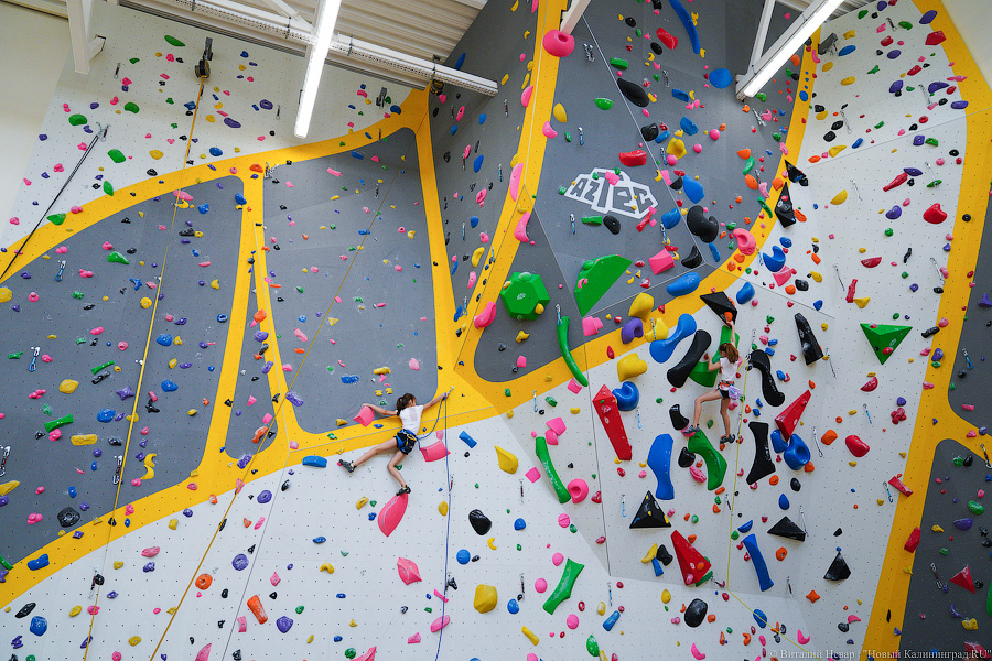 Серьёзное дело: как прошла первая линейка в самой новой школе Калининграда