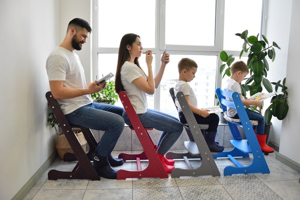 Формируем правильную осанку с детства с растущими стульями «Конёк-Горбунёк»