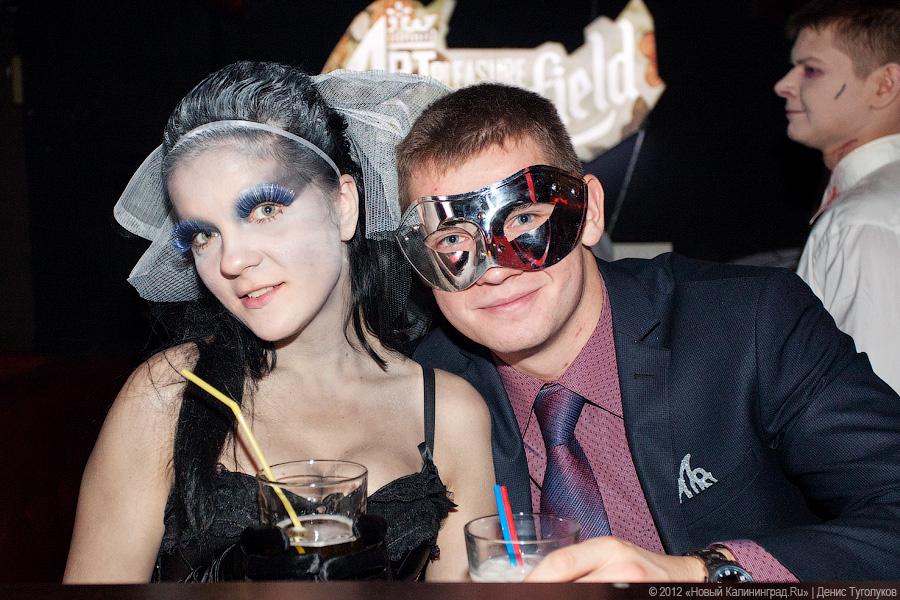 «Живее всех святых»: фоторепортаж с Хэллоуина на «Вагонке»