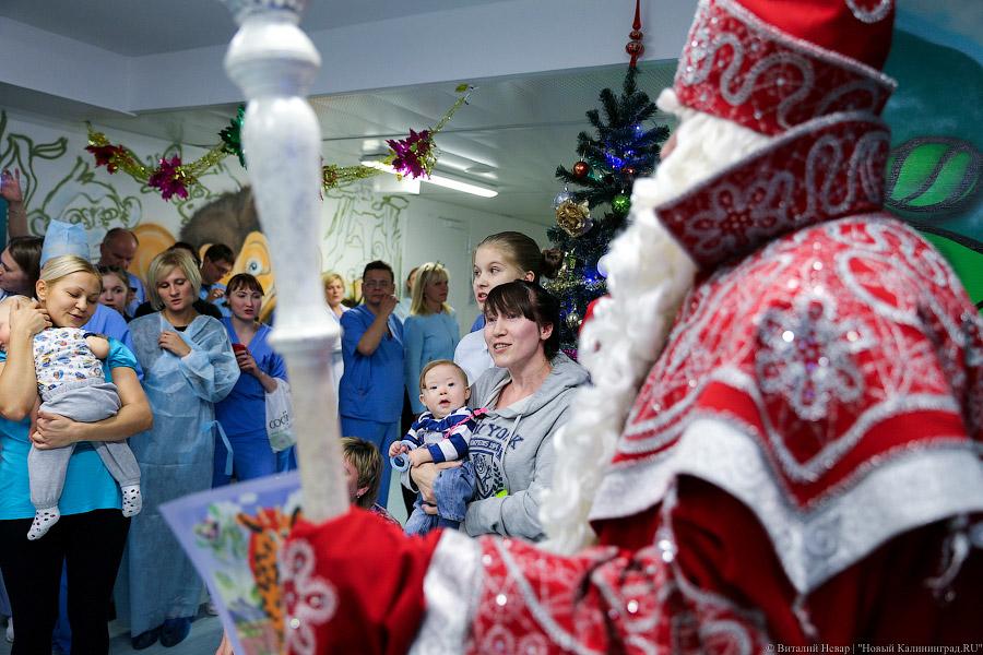 «Он настоящий»: региональный кардиоцентр посетил Дед Мороз из Великого Устюга