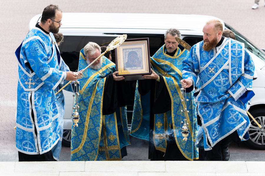 В Калининграде отслужили молебен в честь Казанской иконы Божией Матери (фото)