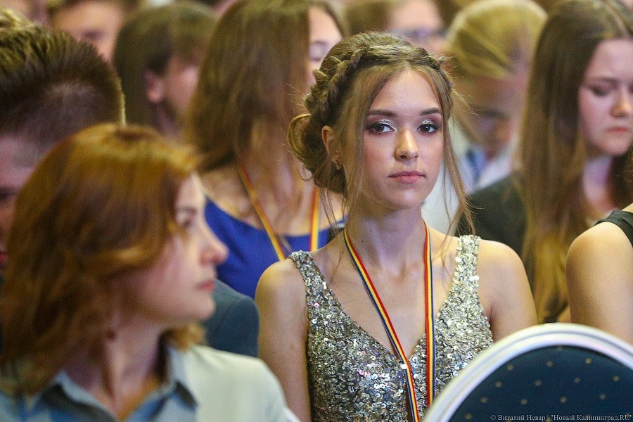 Умницы и умники: в Калининграде поздравили лучших выпускников-2019 (фото)