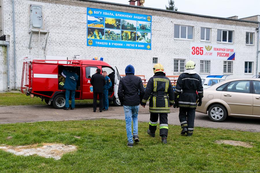 Из железного плена: МЧС отработали навыки спасения водителей при ДТП