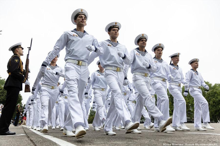 День ВМФ в Балтийске: как прошел парад кораблей Балтфлота (фото)
