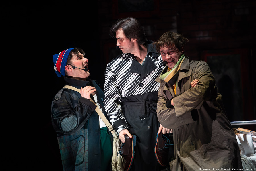 С интонациями The Beatles: в Музыкальном театре показали «Гоголюцинации Чичикова» (фото)