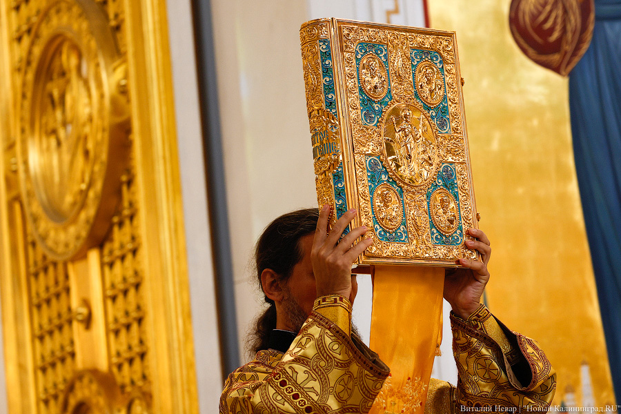 От заката до рассвета: патриарх Кирилл провёл богослужение в Калининграде (фото)