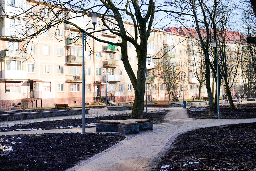 Как выглядит обновленная пешеходная зона на улице Рокоссовского без снега (фото)