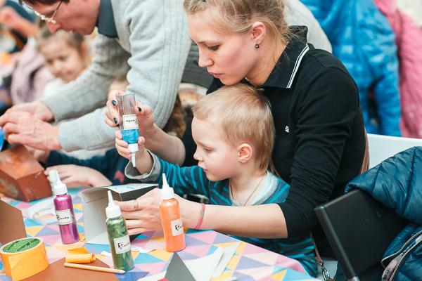 Приглашаем на детский мастер-класс в преддверии 8 Марта в ТК «Мега»