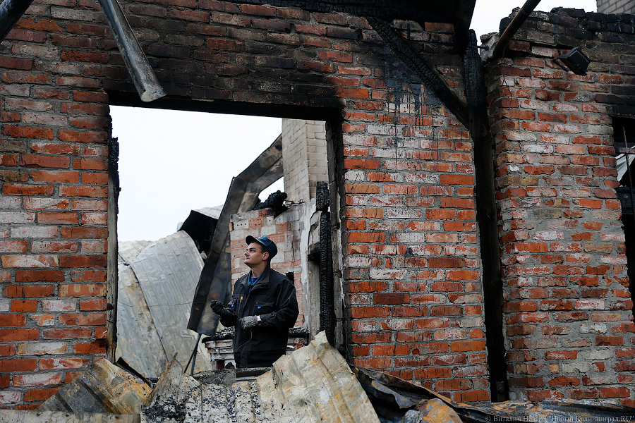 Ничего не ждем: пострадавшие о последствиях пожара на пр. Калинина (фото)