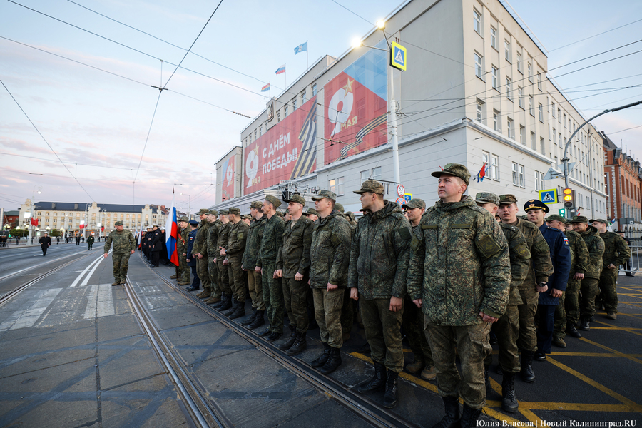 Другой формат по всей стране: в Калининграде прошла ночная репетиция парада Победы (фото)