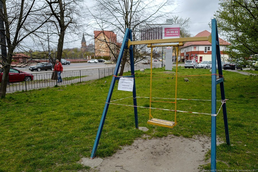 «Дети болеют и дети заражают»: как выглядит борьба с COVID-19 на детских площадках