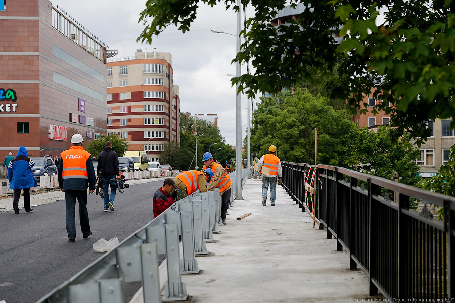 «Экватор» и «желтый глаз»: в Калининграде идет ремонт дорог и тротуаров 