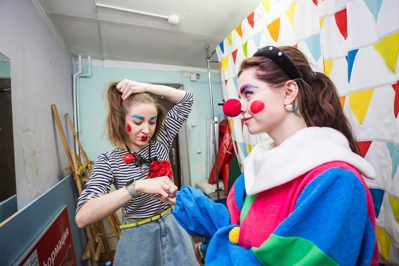 «Я не вижу болезни, я вижу детей»: зачем нужны клоуны в детской онкогематологии