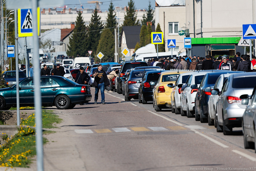 Сотни мусульман совершили под Калининградом молитву в честь Ураза-Байрам (фото)