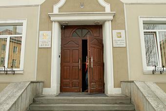 Права на территории под аварийными домами получили фирмы депутатов Облдумы