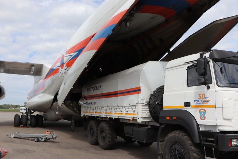 В Калининград спецбортом прилетели сапёры для разминирования немецкой баржи в Балтийске