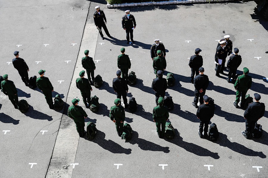 Масочный призыв: Балтфлот отправил первую команду новобранцев в воинские части