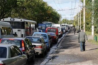 На проспекте Мира в Калининграде столкнулись два автомобиля, движение затруднено